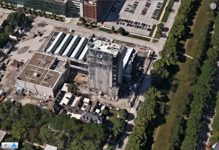 Building at the University of Chicago look like they are melting on Apple's maps app Building at the University of Chicago look like they are melting on Apple's maps app