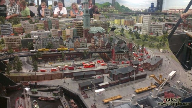 城会玩 Google街景用微型相机拍了一个微缩世界