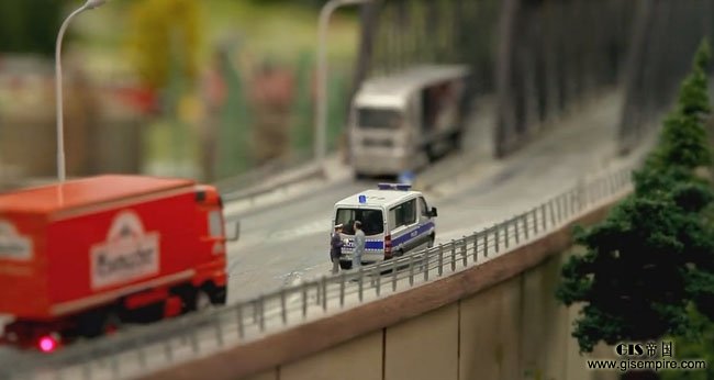 城会玩 Google街景用微型相机拍了一个微缩世界