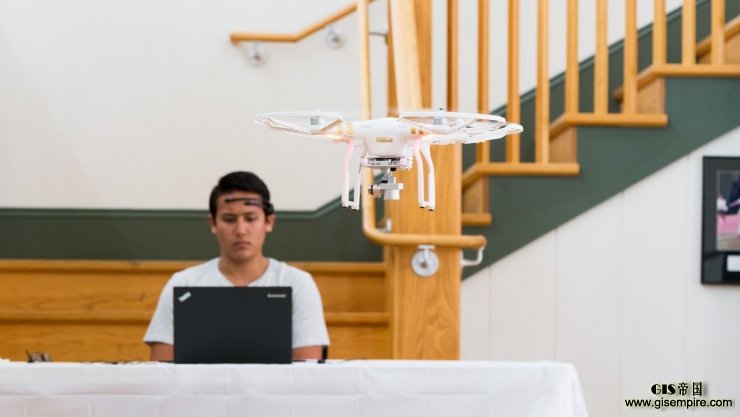 用脑电波控制无人机靠不靠谱?