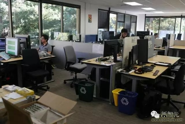 ¹È¸èÔÚÈ˹¤ÖÇÄÜÉÏÏÂÁËÒ»Å̺ܴóµÄÆå