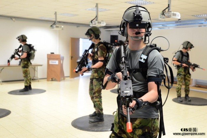 当民用VR开始赶上军用VR,后者会被取代吗?