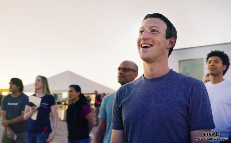 为推行全球网络,Facebook 无人机Aquila完成首次试飞